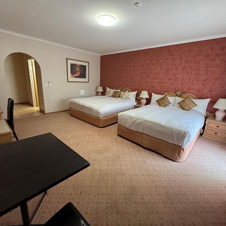 Golden Chain Country Plaza Motel הלס גאפ מראה חיצוני תמונה