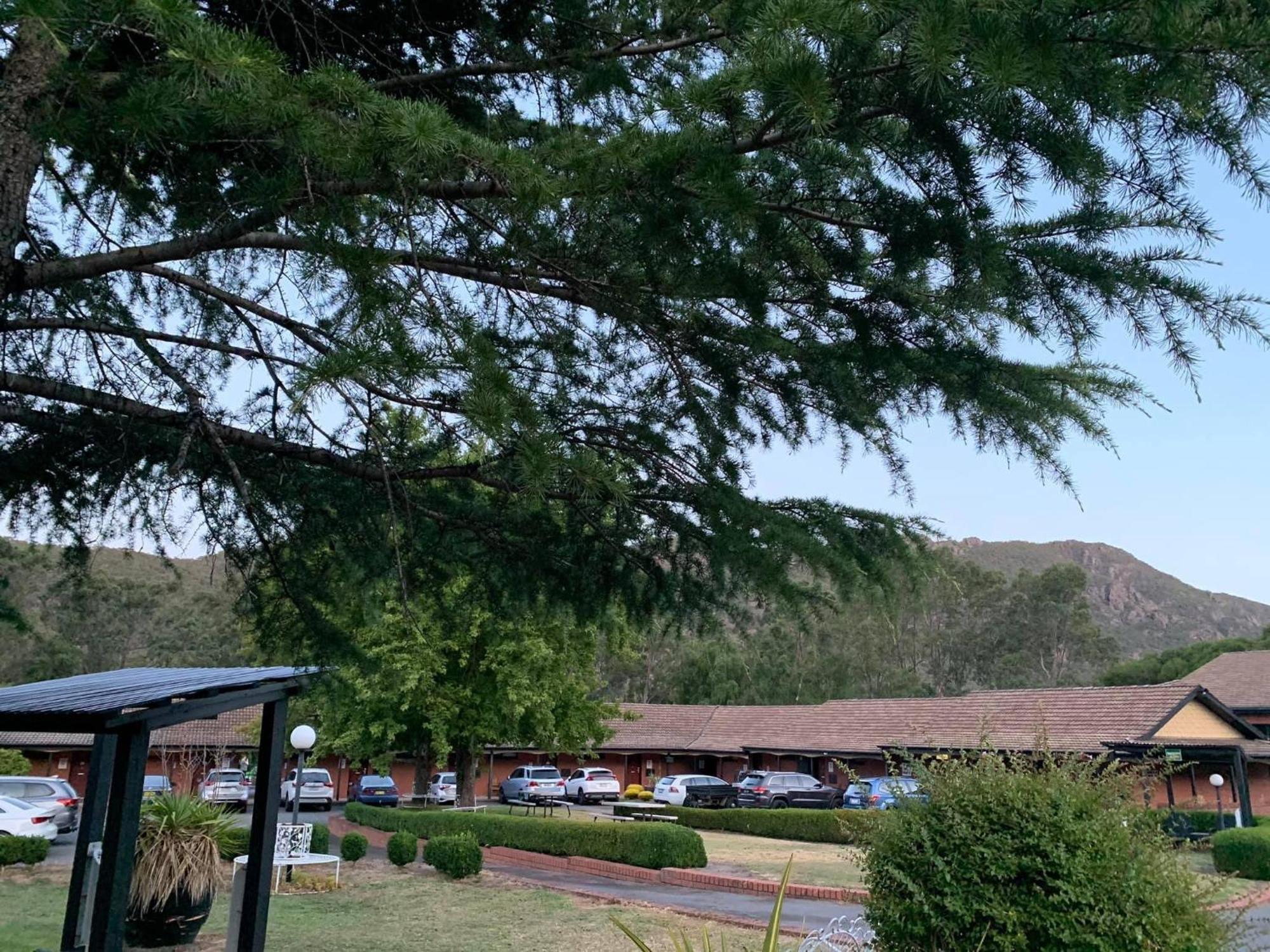 Golden Chain Country Plaza Motel הלס גאפ מראה חיצוני תמונה