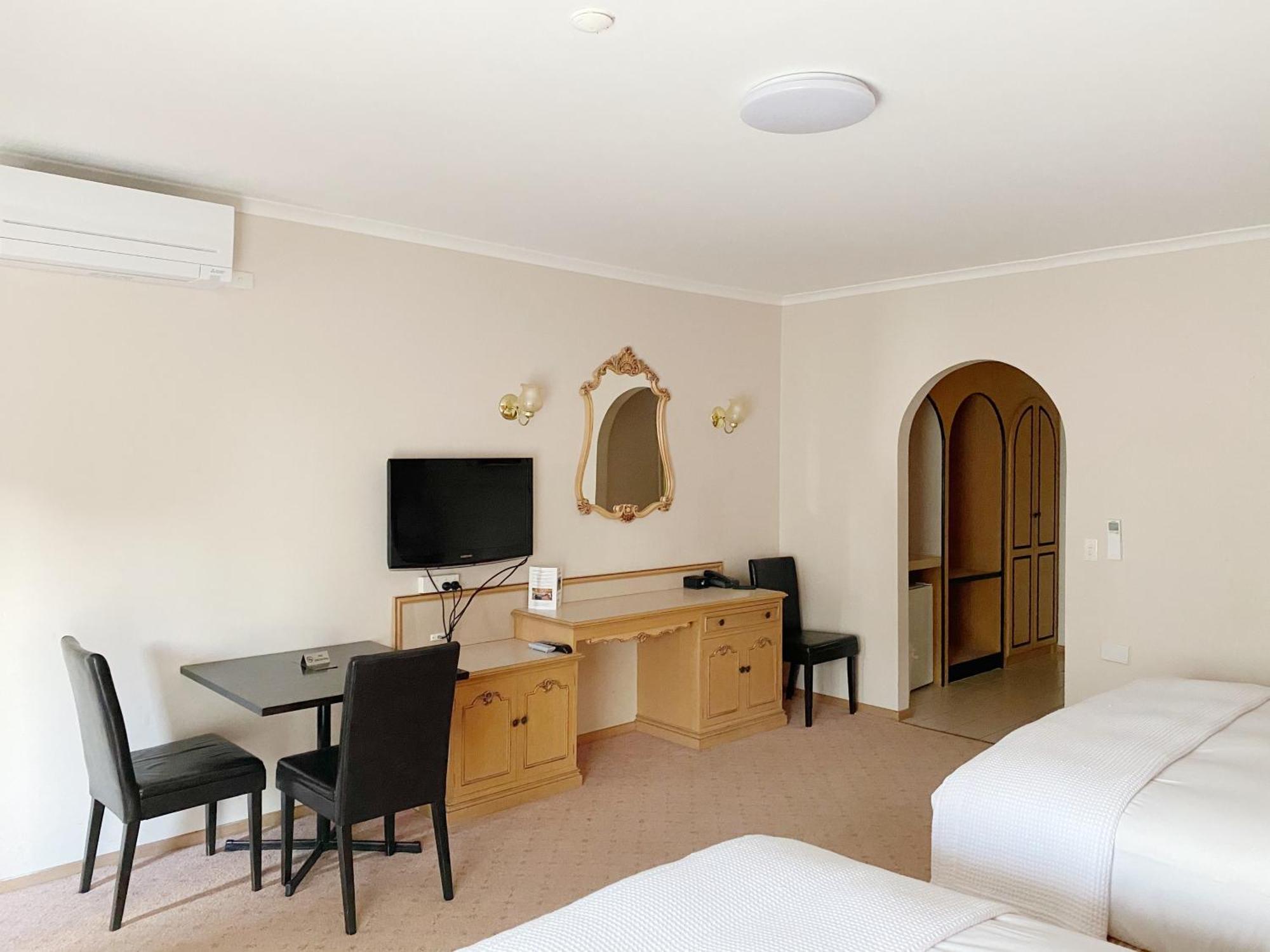 Golden Chain Country Plaza Motel הלס גאפ מראה חיצוני תמונה
