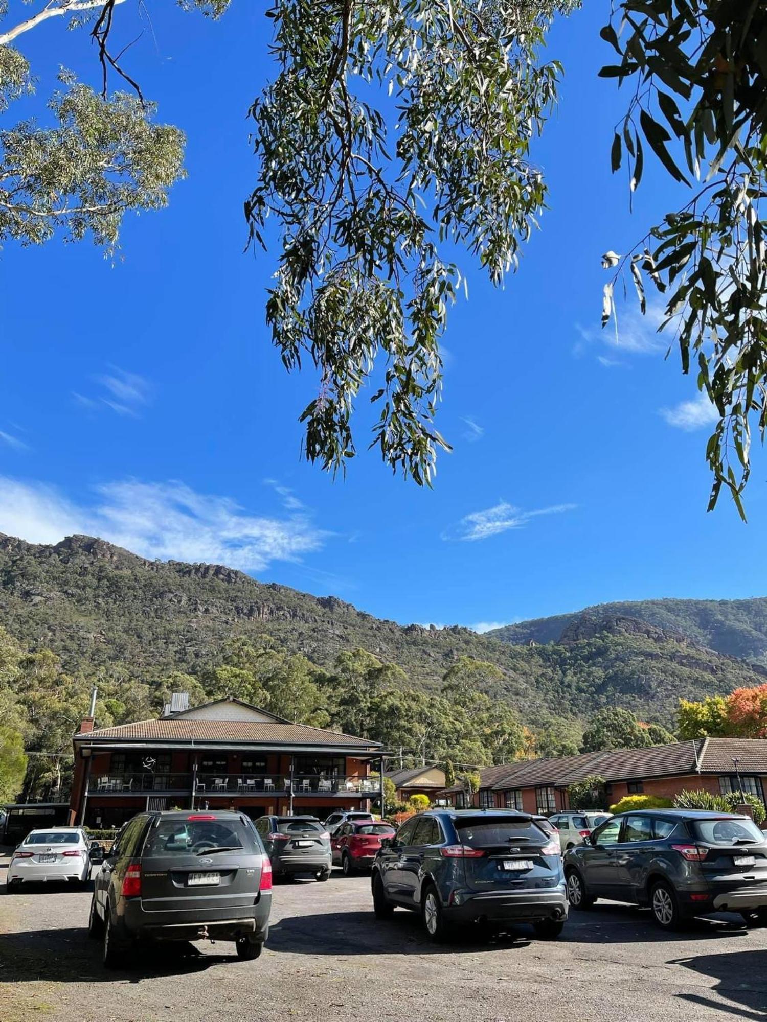 Golden Chain Country Plaza Motel הלס גאפ מראה חיצוני תמונה