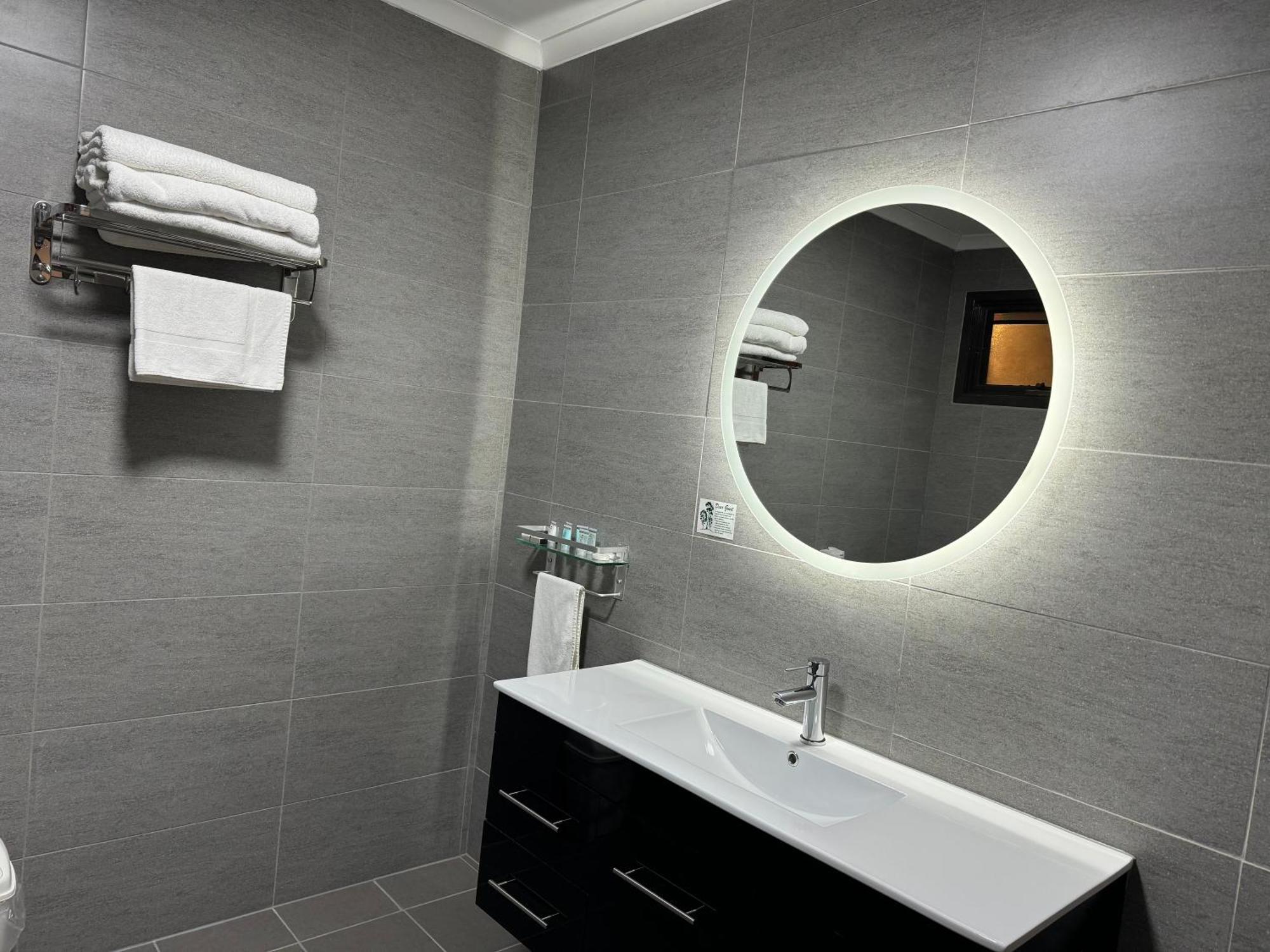 Golden Chain Country Plaza Motel הלס גאפ מראה חיצוני תמונה