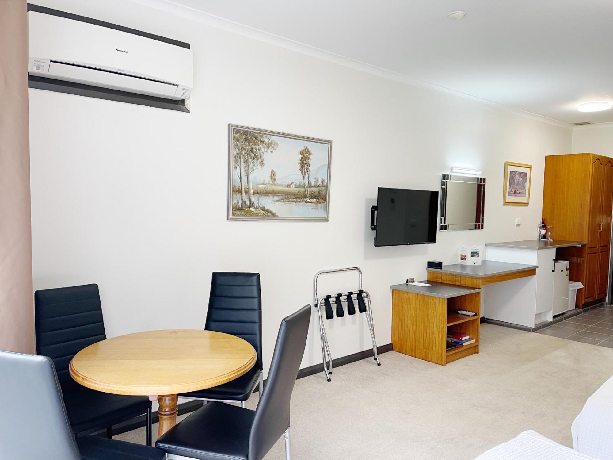 Golden Chain Country Plaza Motel הלס גאפ מראה חיצוני תמונה
