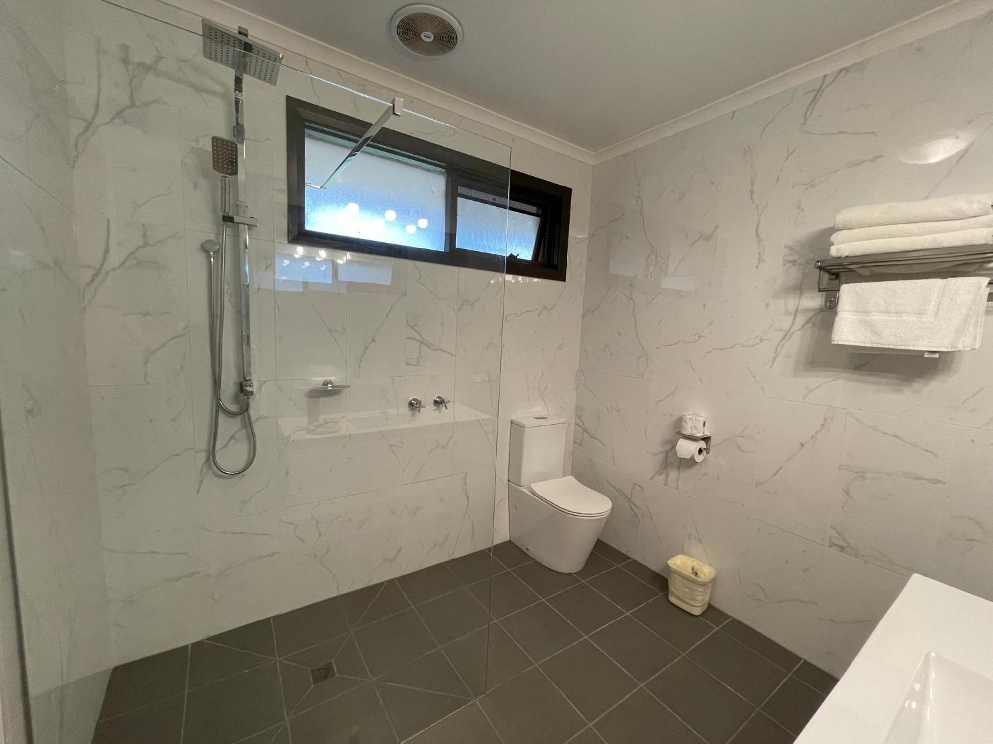 Golden Chain Country Plaza Motel הלס גאפ מראה חיצוני תמונה
