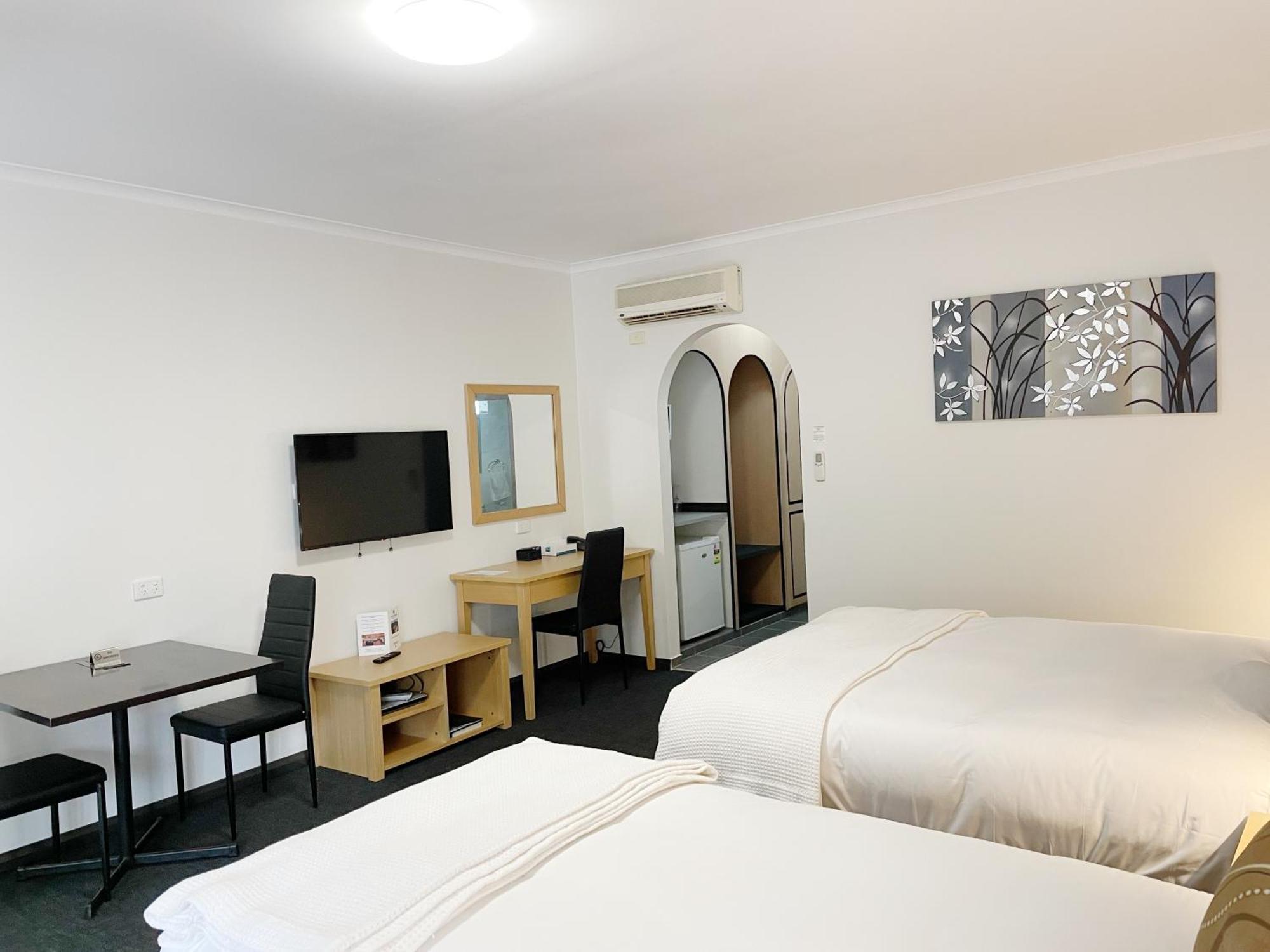 Golden Chain Country Plaza Motel הלס גאפ מראה חיצוני תמונה