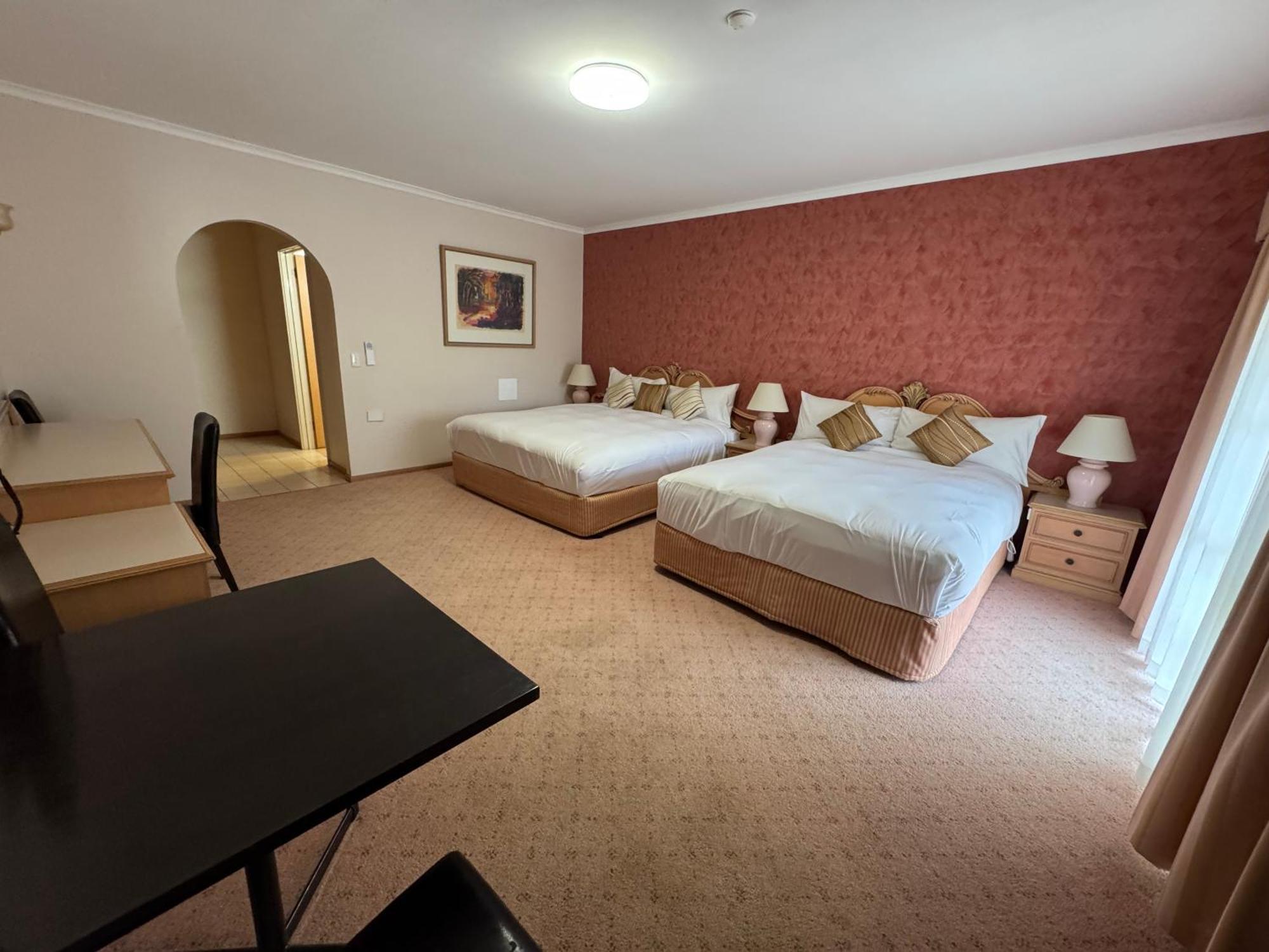 Golden Chain Country Plaza Motel הלס גאפ מראה חיצוני תמונה